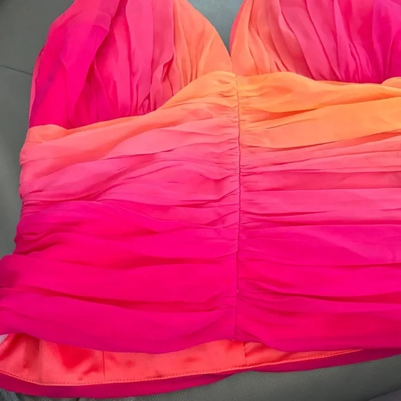 Cache Halter Top in Pink and Orange Ombre 100% silk - Picture 4 of 13